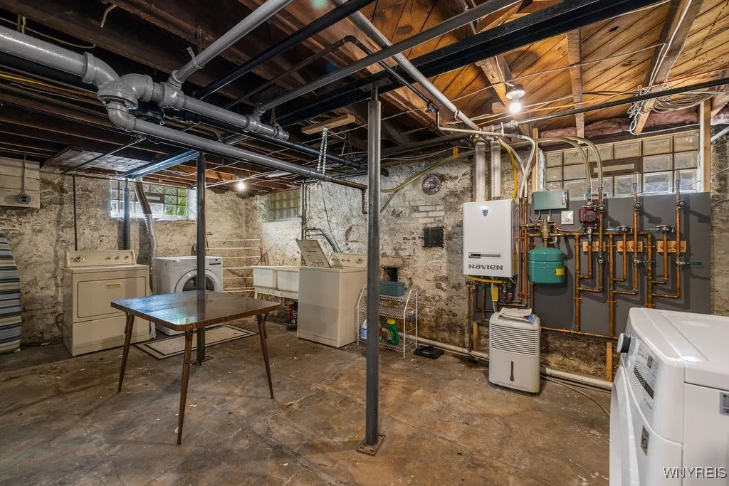39 Spalding Street, Lockport City, New York 14094, Lockport City, New York 14094, 6 Bedrooms Bedrooms, 9 Rooms Rooms,2 BathroomsBathrooms,Residential,Closed,39 Spalding Street, Lockport City, New York 14094,0,B1624653