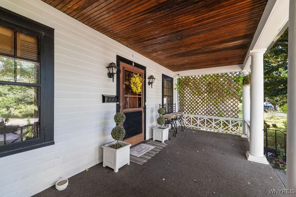 39 Spalding Street, Lockport City, New York 14094, Lockport City, New York 14094, 6 Bedrooms Bedrooms, 9 Rooms Rooms,2 BathroomsBathrooms,Residential,Closed,39 Spalding Street, Lockport City, New York 14094,0,B1624653