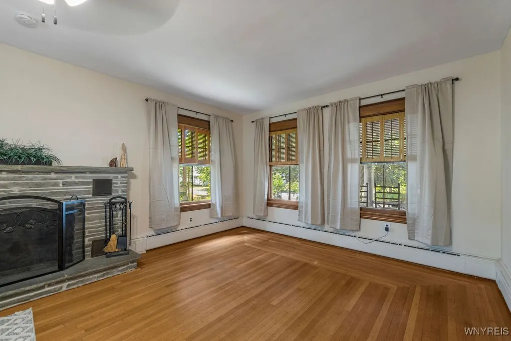 39 Spalding Street, Lockport City, New York 14094, Lockport City, New York 14094, 6 Bedrooms Bedrooms, 9 Rooms Rooms,2 BathroomsBathrooms,Residential,Closed,39 Spalding Street, Lockport City, New York 14094,0,B1624653