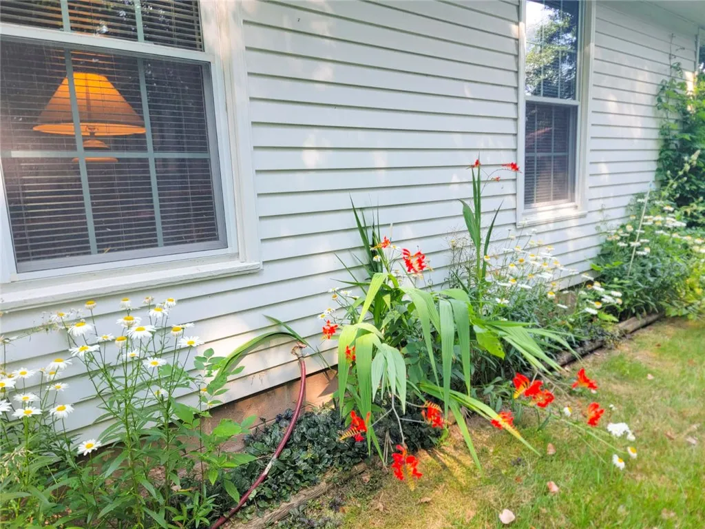 361 Upper Valley Road, Gates, New York 14624, Gates, New York 14624, 3 Bedrooms Bedrooms, 8 Rooms Rooms,2 BathroomsBathrooms,Residential,Closed,361 Upper Valley Road, Gates, New York 14624,0,R1624091