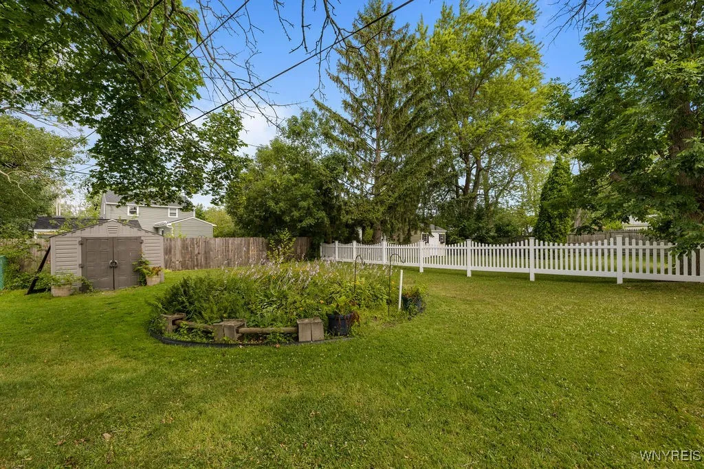 3380 Wallace Drive, Grand Island, New York 14072, Grand Island, New York 14072, 2 Bedrooms Bedrooms, 6 Rooms Rooms,1 BathroomBathrooms,Residential,Closed,3380 Wallace Drive, Grand Island, New York 14072,0,B1624670