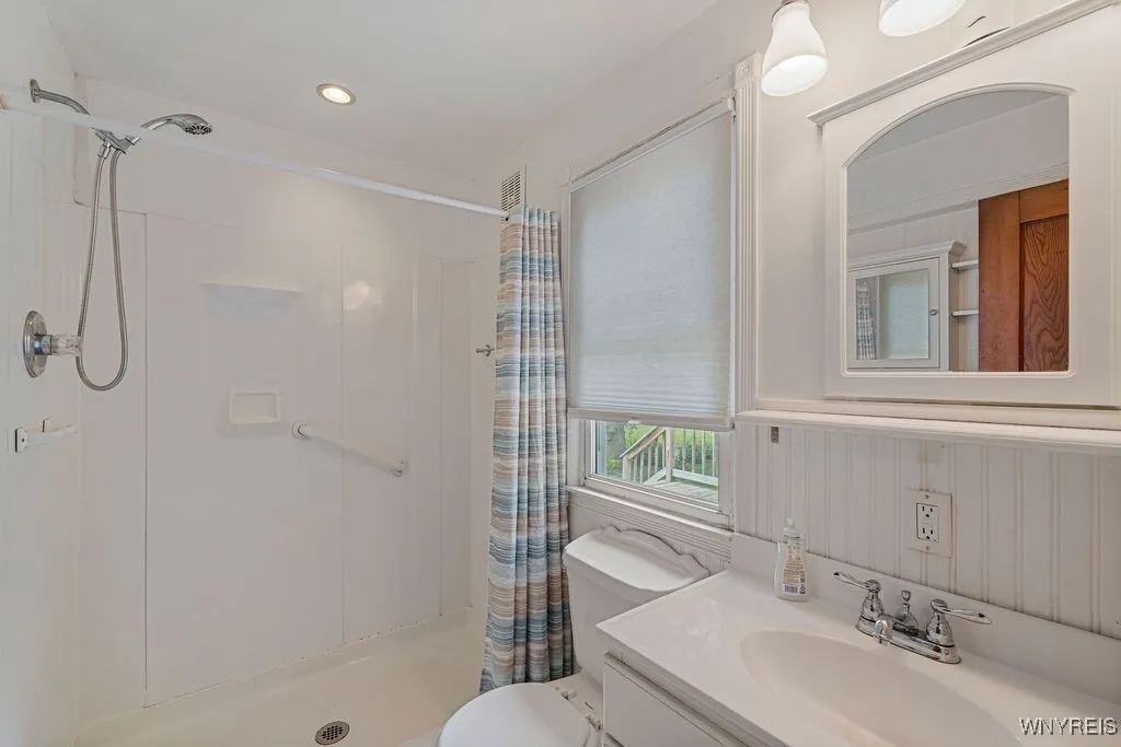 3380 Wallace Drive, Grand Island, New York 14072, Grand Island, New York 14072, 2 Bedrooms Bedrooms, 6 Rooms Rooms,1 BathroomBathrooms,Residential,Closed,3380 Wallace Drive, Grand Island, New York 14072,0,B1624670