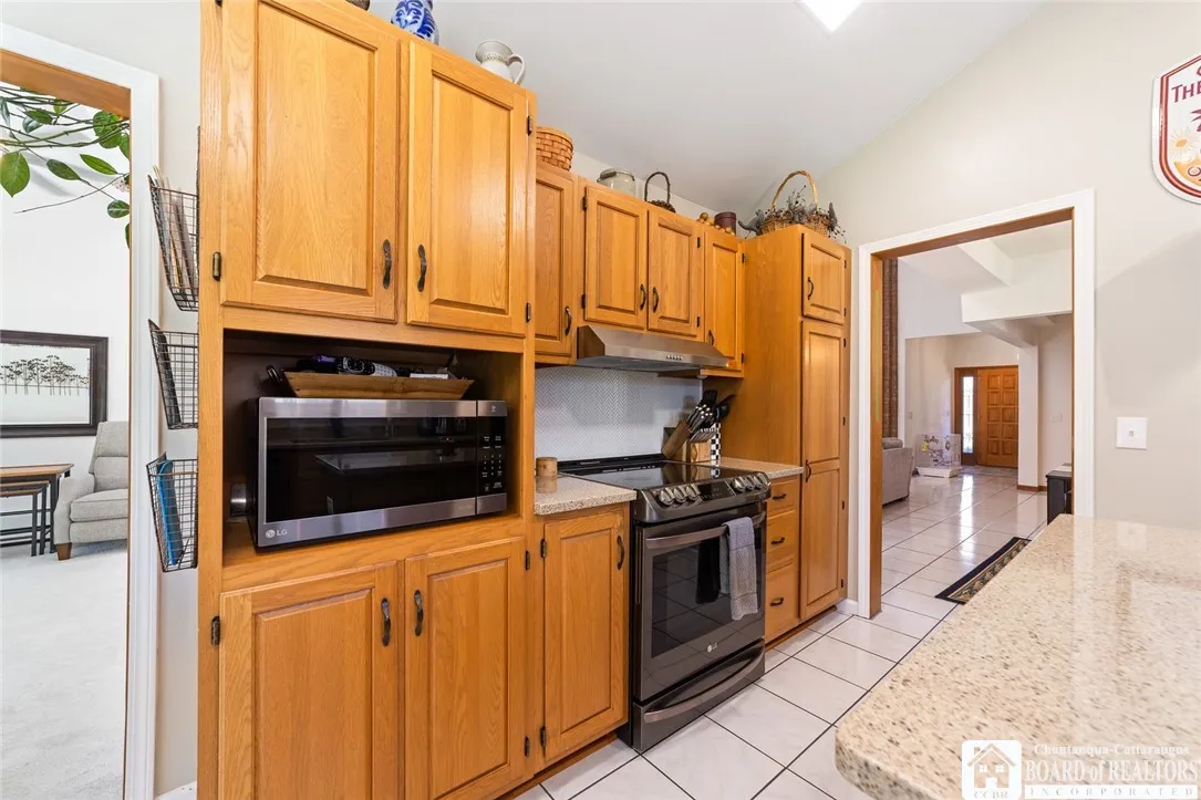 5241 West Lake Road, Pomfret, New York 14048, Pomfret, New York 14048, 4 Bedrooms Bedrooms, 13 Rooms Rooms,3 BathroomsBathrooms,Residential,Closed,5241 West Lake Road, Pomfret, New York 14048,0,R1623950