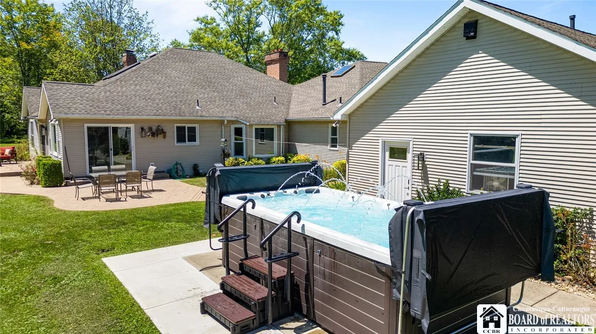 5241 West Lake Road, Pomfret, New York 14048, Pomfret, New York 14048, 4 Bedrooms Bedrooms, 13 Rooms Rooms,3 BathroomsBathrooms,Residential,Closed,5241 West Lake Road, Pomfret, New York 14048,0,R1623950