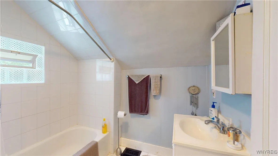 134 State Street, Tonawanda, New York 14150, Tonawanda, New York 14150, 3 Bedrooms Bedrooms, ,2 BathroomsBathrooms,Residential,Closed,134 State Street, Tonawanda, New York 14150,0,B1621827