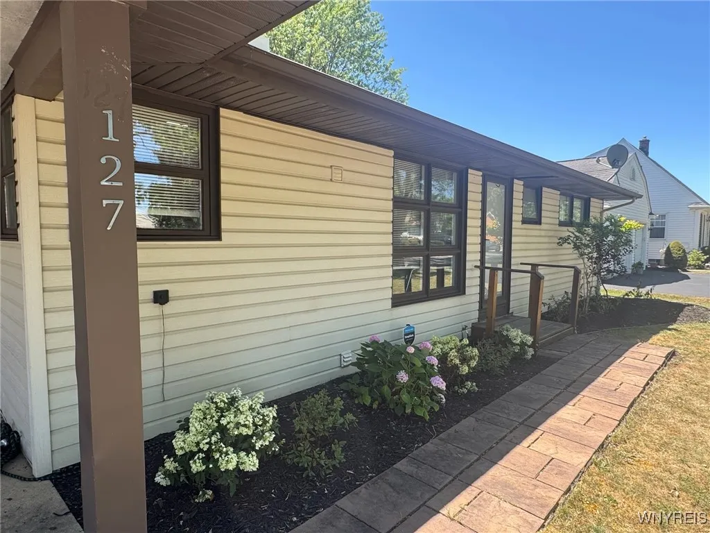 127 Bannard Avenue, Tonawanda, New York 14150, Tonawanda, New York 14150, 3 Bedrooms Bedrooms, 6 Rooms Rooms,1 BathroomBathrooms,Residential,Closed,127 Bannard Avenue, Tonawanda, New York 14150,0,B1624346