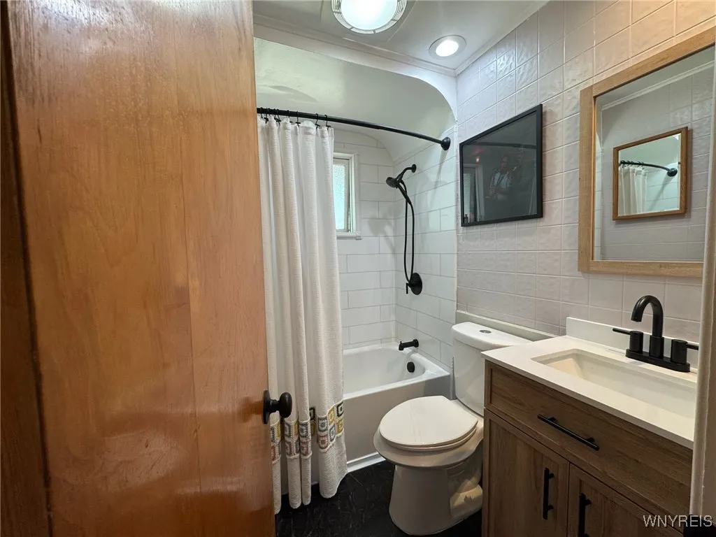 127 Bannard Avenue, Tonawanda, New York 14150, Tonawanda, New York 14150, 3 Bedrooms Bedrooms, 6 Rooms Rooms,1 BathroomBathrooms,Residential,Closed,127 Bannard Avenue, Tonawanda, New York 14150,0,B1624346