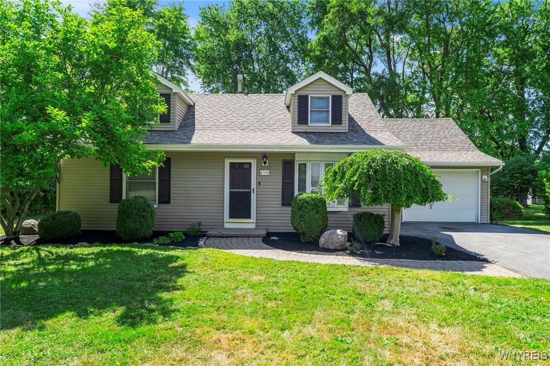 4320 Barton Road, Clarence, New York 14031, Clarence, New York 14031, 4 Bedrooms Bedrooms, 6 Rooms Rooms,2 BathroomsBathrooms,Residential,For Sale,4320 Barton Road, Clarence, New York 14031,B1624537