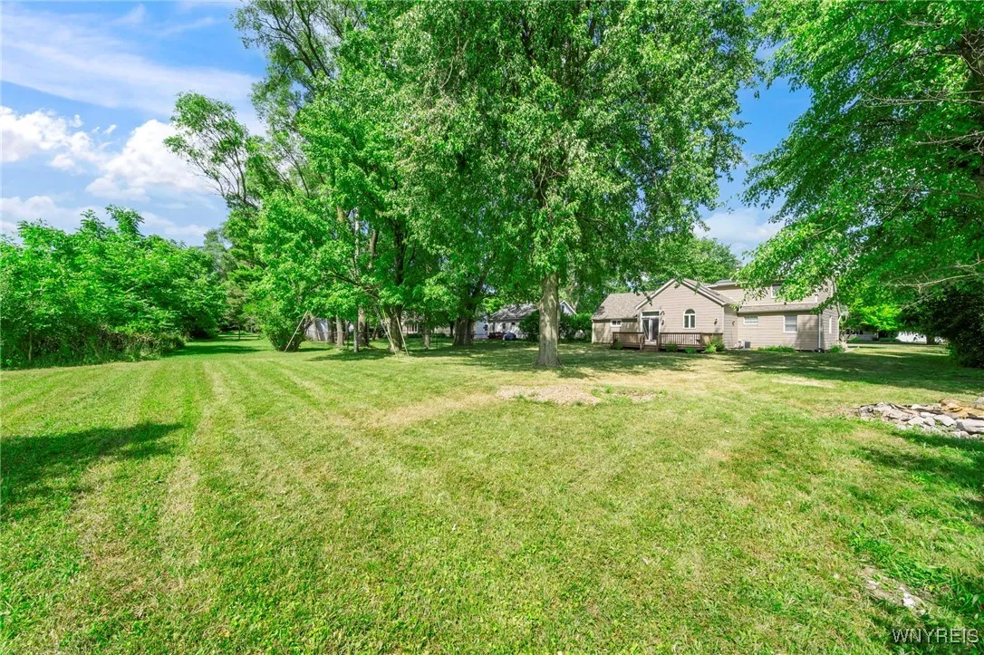 4320 Barton Road, Clarence, New York 14031, Clarence, New York 14031, 4 Bedrooms Bedrooms, 6 Rooms Rooms,2 BathroomsBathrooms,Residential,For Sale,4320 Barton Road, Clarence, New York 14031,B1624537