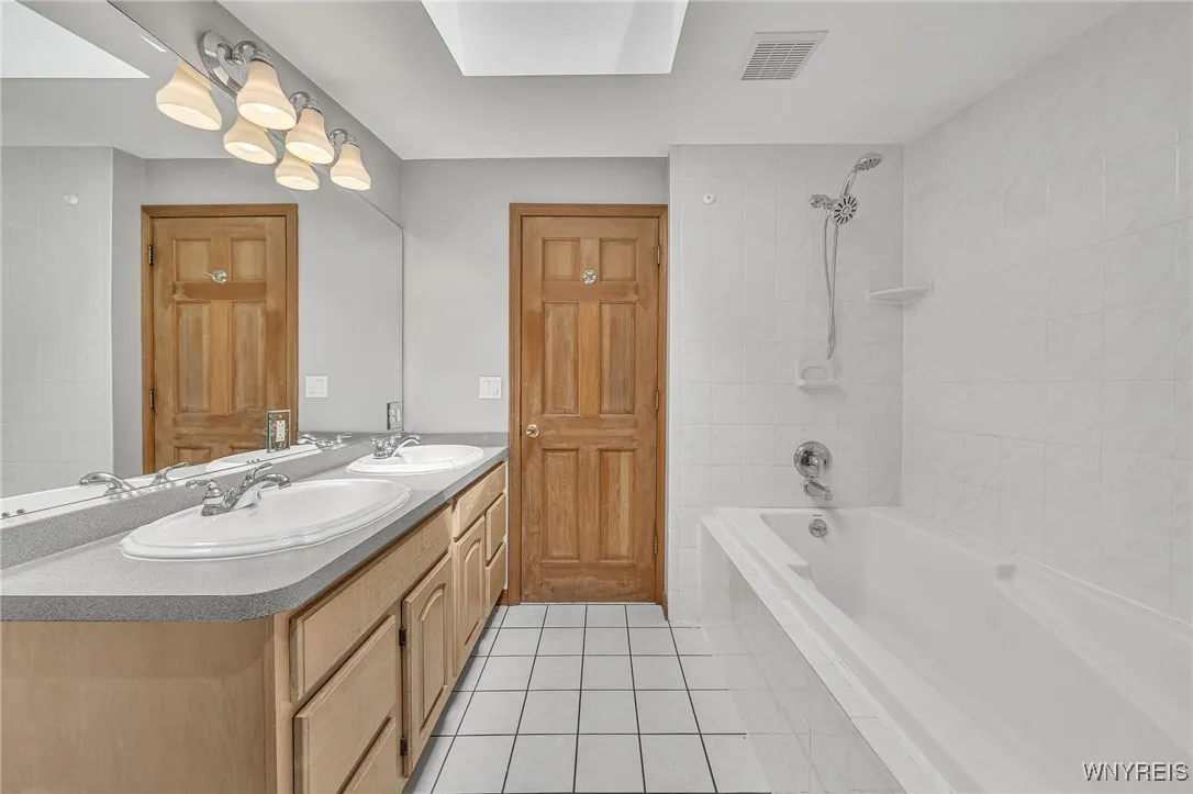 4320 Barton Road, Clarence, New York 14031, Clarence, New York 14031, 4 Bedrooms Bedrooms, 6 Rooms Rooms,2 BathroomsBathrooms,Residential,For Sale,4320 Barton Road, Clarence, New York 14031,B1624537