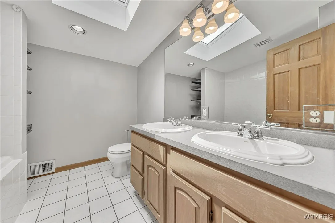 4320 Barton Road, Clarence, New York 14031, Clarence, New York 14031, 4 Bedrooms Bedrooms, 6 Rooms Rooms,2 BathroomsBathrooms,Residential,For Sale,4320 Barton Road, Clarence, New York 14031,B1624537