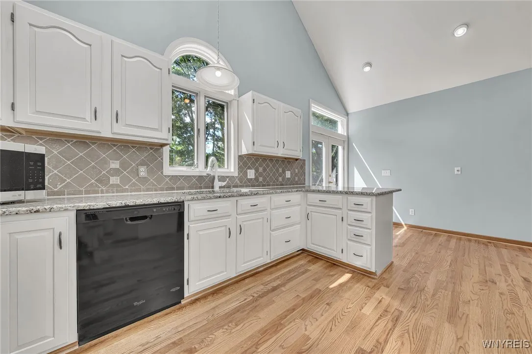 4320 Barton Road, Clarence, New York 14031, Clarence, New York 14031, 4 Bedrooms Bedrooms, 6 Rooms Rooms,2 BathroomsBathrooms,Residential,For Sale,4320 Barton Road, Clarence, New York 14031,B1624537