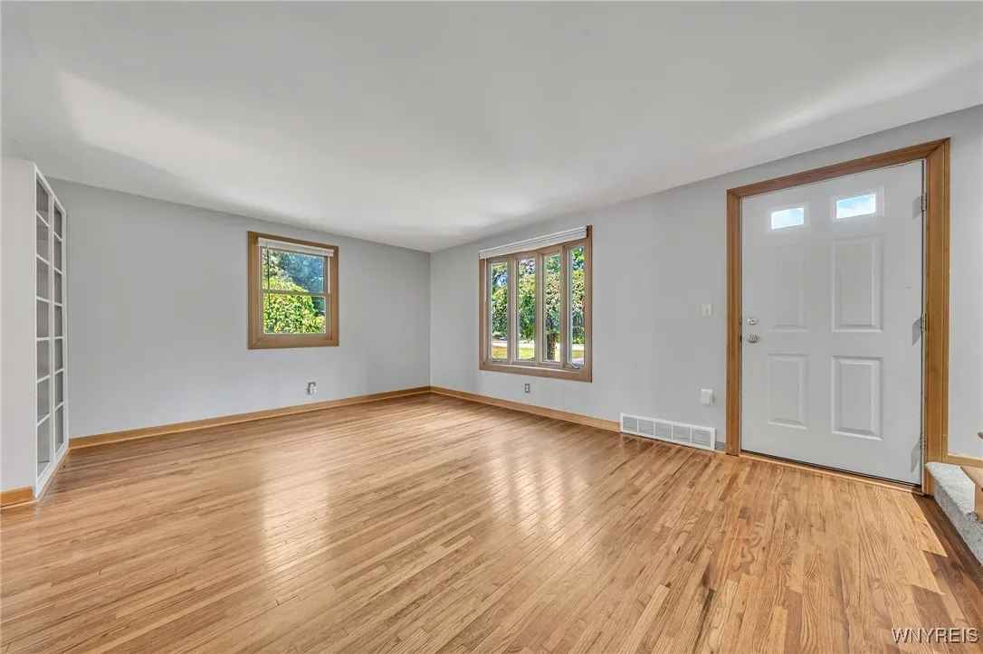 4320 Barton Road, Clarence, New York 14031, Clarence, New York 14031, 4 Bedrooms Bedrooms, 6 Rooms Rooms,2 BathroomsBathrooms,Residential,For Sale,4320 Barton Road, Clarence, New York 14031,B1624537