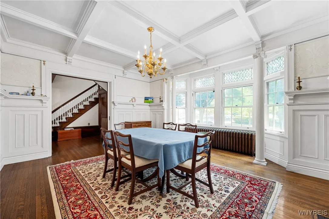 33 Colonial Circle, Buffalo, New York 14222, Buffalo, New York 14222, 5 Bedrooms Bedrooms, 17 Rooms Rooms,3 BathroomsBathrooms,Residential,For Sale,33 Colonial Circle, Buffalo, New York 14222,B1623894