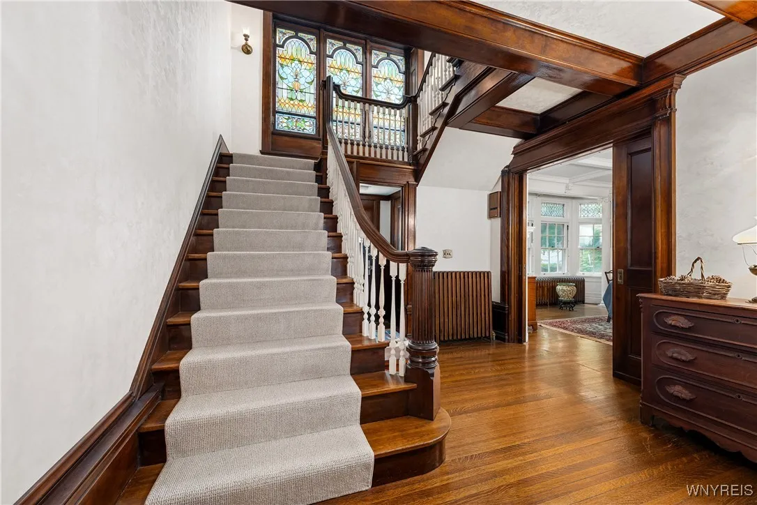 33 Colonial Circle, Buffalo, New York 14222, Buffalo, New York 14222, 5 Bedrooms Bedrooms, 17 Rooms Rooms,3 BathroomsBathrooms,Residential,For Sale,33 Colonial Circle, Buffalo, New York 14222,B1623894