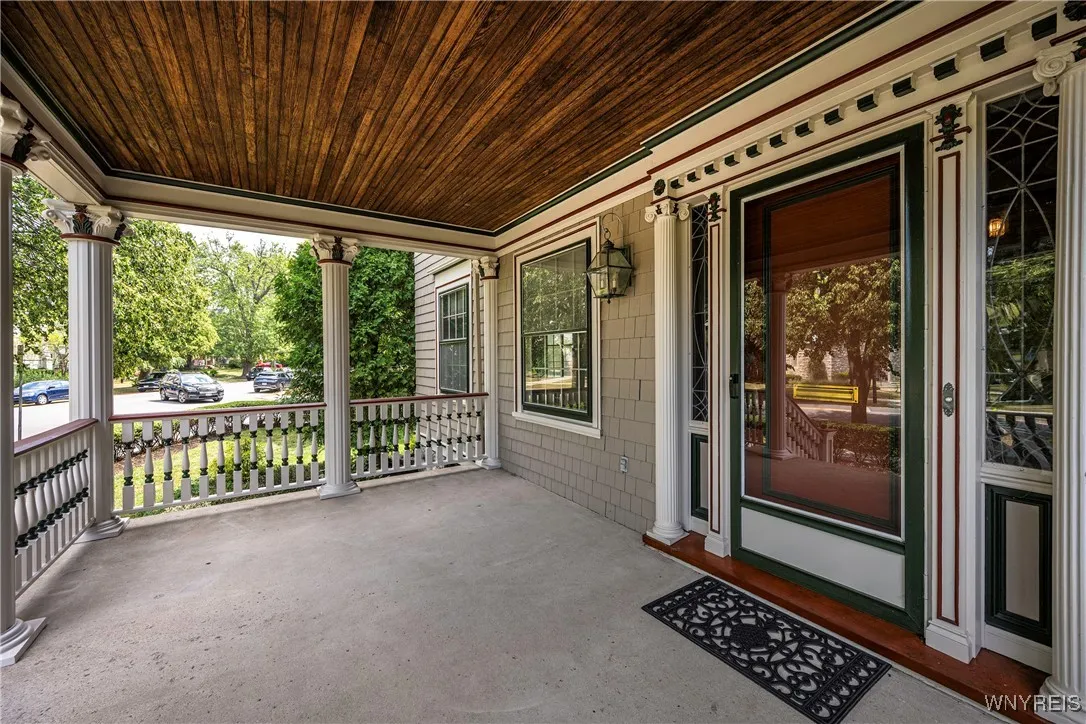 33 Colonial Circle, Buffalo, New York 14222, Buffalo, New York 14222, 5 Bedrooms Bedrooms, 17 Rooms Rooms,3 BathroomsBathrooms,Residential,For Sale,33 Colonial Circle, Buffalo, New York 14222,B1623894