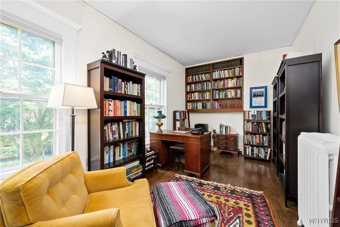 33 Colonial Circle, Buffalo, New York 14222, Buffalo, New York 14222, 5 Bedrooms Bedrooms, 17 Rooms Rooms,3 BathroomsBathrooms,Residential,For Sale,33 Colonial Circle, Buffalo, New York 14222,B1623894