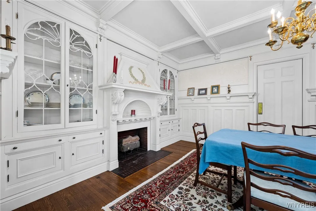33 Colonial Circle, Buffalo, New York 14222, Buffalo, New York 14222, 5 Bedrooms Bedrooms, 17 Rooms Rooms,3 BathroomsBathrooms,Residential,For Sale,33 Colonial Circle, Buffalo, New York 14222,B1623894