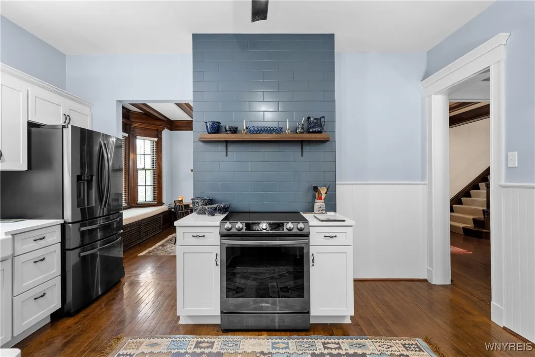 33 Colonial Circle, Buffalo, New York 14222, Buffalo, New York 14222, 5 Bedrooms Bedrooms, 17 Rooms Rooms,3 BathroomsBathrooms,Residential,For Sale,33 Colonial Circle, Buffalo, New York 14222,B1623894