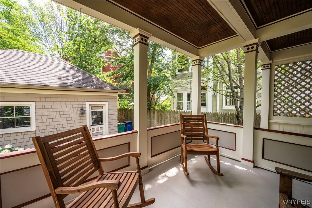 33 Colonial Circle, Buffalo, New York 14222, Buffalo, New York 14222, 5 Bedrooms Bedrooms, 17 Rooms Rooms,3 BathroomsBathrooms,Residential,For Sale,33 Colonial Circle, Buffalo, New York 14222,B1623894
