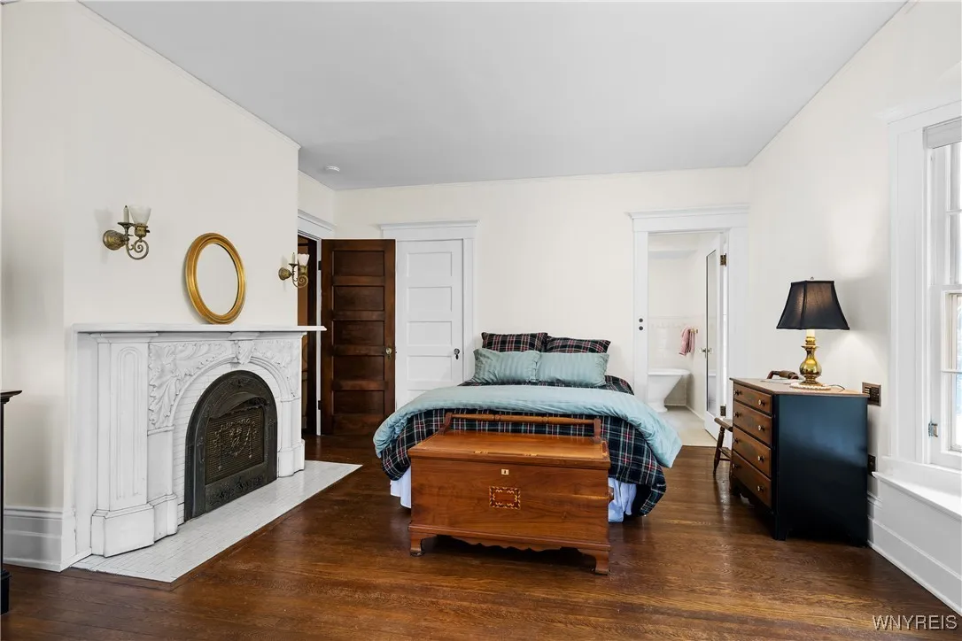33 Colonial Circle, Buffalo, New York 14222, Buffalo, New York 14222, 5 Bedrooms Bedrooms, 17 Rooms Rooms,3 BathroomsBathrooms,Residential,For Sale,33 Colonial Circle, Buffalo, New York 14222,B1623894