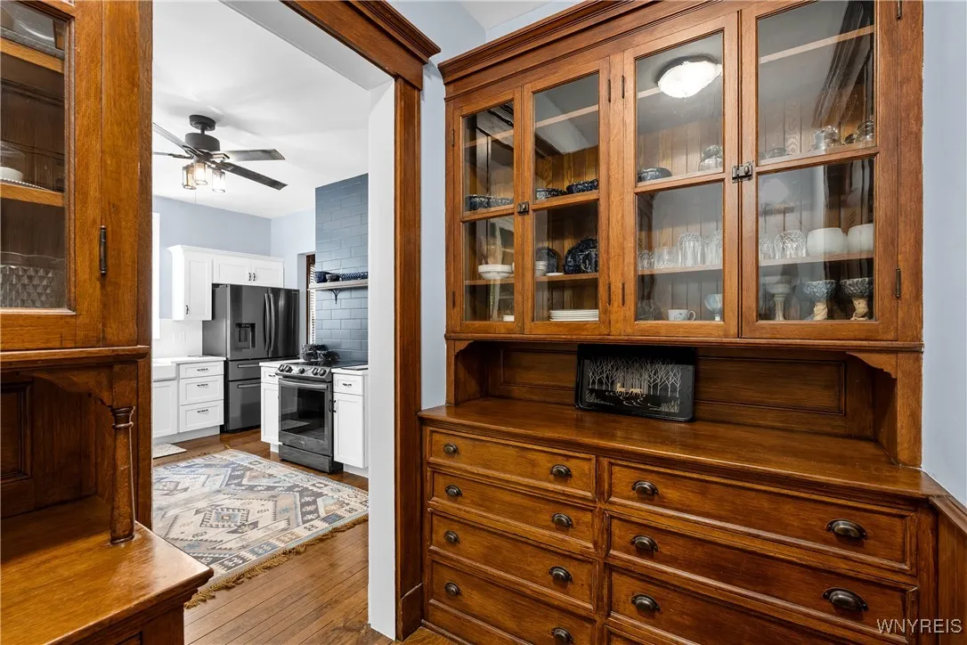 33 Colonial Circle, Buffalo, New York 14222, Buffalo, New York 14222, 5 Bedrooms Bedrooms, 17 Rooms Rooms,3 BathroomsBathrooms,Residential,For Sale,33 Colonial Circle, Buffalo, New York 14222,B1623894