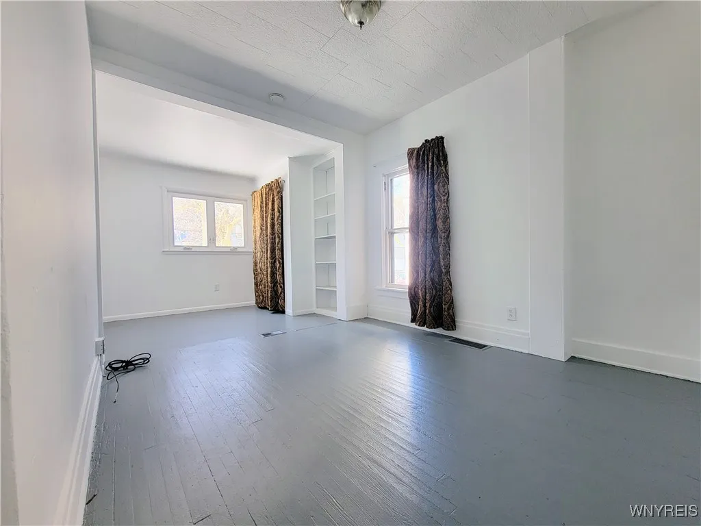 1042 Elmwood Avenue, Buffalo, New York 14222, Buffalo, New York 14222, 3 Bedrooms Bedrooms, ,4 BathroomsBathrooms,Residential,For Sale,1042 Elmwood Avenue, Buffalo, New York 14222,B1624629