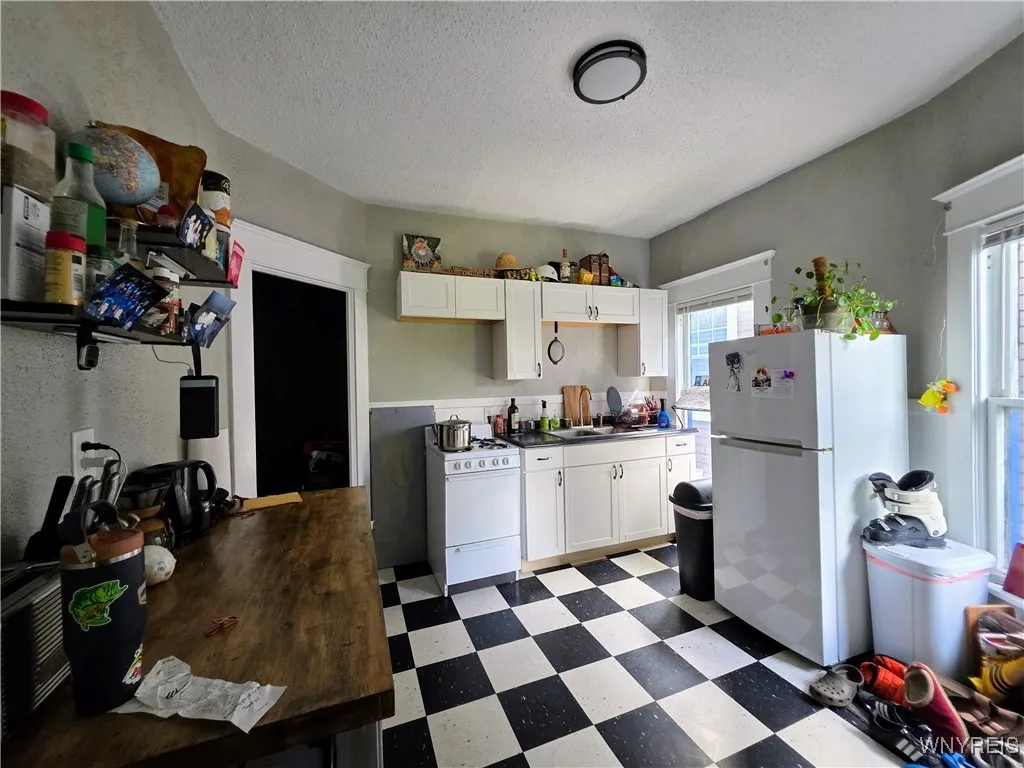 1042 Elmwood Avenue, Buffalo, New York 14222, Buffalo, New York 14222, 3 Bedrooms Bedrooms, ,4 BathroomsBathrooms,Residential,For Sale,1042 Elmwood Avenue, Buffalo, New York 14222,B1624629