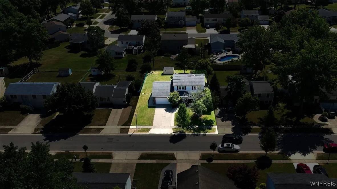 136 Heather Hill Drive, West Seneca, New York 1422, West Seneca, New York 14224, 3 Bedrooms Bedrooms, 9 Rooms Rooms,1 BathroomBathrooms,Residential,Closed,136 Heather Hill Drive, West Seneca, New York 1422,0,B1624445