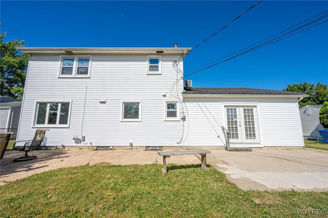 136 Heather Hill Drive, West Seneca, New York 1422, West Seneca, New York 14224, 3 Bedrooms Bedrooms, 9 Rooms Rooms,1 BathroomBathrooms,Residential,Closed,136 Heather Hill Drive, West Seneca, New York 1422,0,B1624445