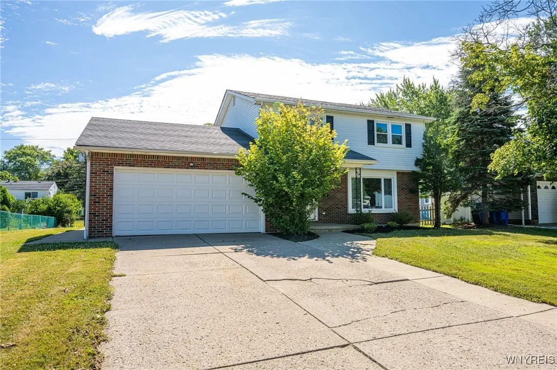 136 Heather Hill Drive, West Seneca, New York 1422, West Seneca, New York 14224, 3 Bedrooms Bedrooms, 9 Rooms Rooms,1 BathroomBathrooms,Residential,Closed,136 Heather Hill Drive, West Seneca, New York 1422,0,B1624445