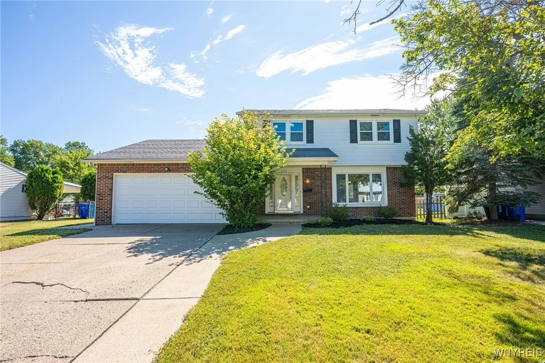 136 Heather Hill Drive, West Seneca, New York 1422, West Seneca, New York 14224, 3 Bedrooms Bedrooms, 9 Rooms Rooms,1 BathroomBathrooms,Residential,Closed,136 Heather Hill Drive, West Seneca, New York 1422,0,B1624445