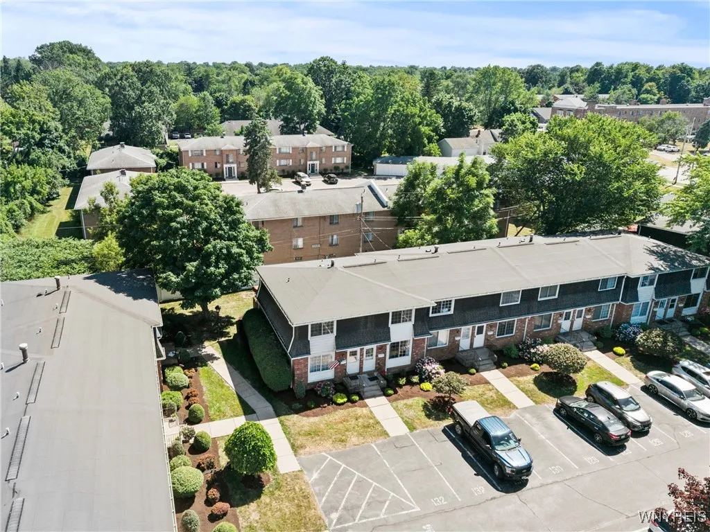 150 South Union Road 132, Amherst, New York 14221, Amherst, New York 14221, 2 Bedrooms Bedrooms, 6 Rooms Rooms,1 BathroomBathrooms,Residential,For Sale,150 South Union Road 132, Amherst, New York 14221,B1624503