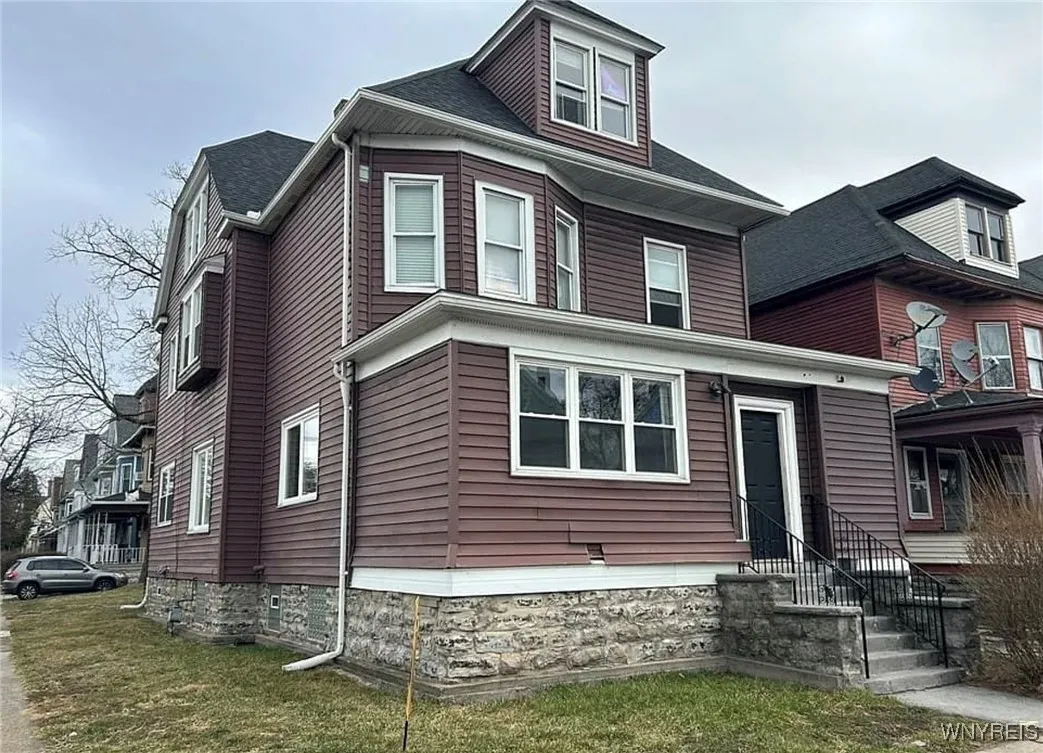 402 West Ferry 2, Buffalo, New York 14213, Buffalo, New York 14213, 3 Bedrooms Bedrooms, 6 Rooms Rooms,1 BathroomBathrooms,Residential Lease,For Rent,402 West Ferry 2, Buffalo, New York 14213,B1624712
