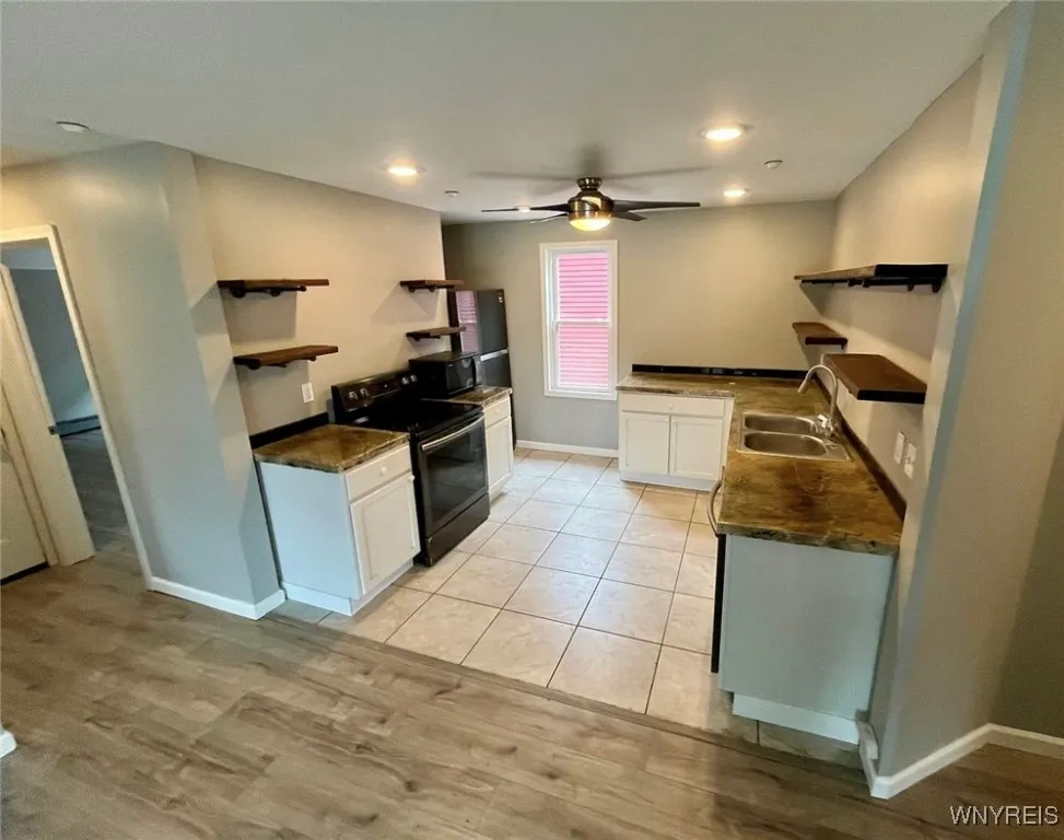 402 West Ferry 2, Buffalo, New York 14213, Buffalo, New York 14213, 3 Bedrooms Bedrooms, 6 Rooms Rooms,1 BathroomBathrooms,Residential Lease,For Rent,402 West Ferry 2, Buffalo, New York 14213,B1624712