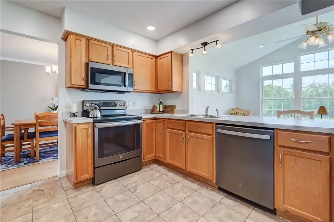 32 Trestle Trl, Chili, New York 14514, Chili, New York 14514, 3 Bedrooms Bedrooms, 8 Rooms Rooms,2 BathroomsBathrooms,Residential,Closed,32 Trestle Trl, Chili, New York 14514,0,R1624576