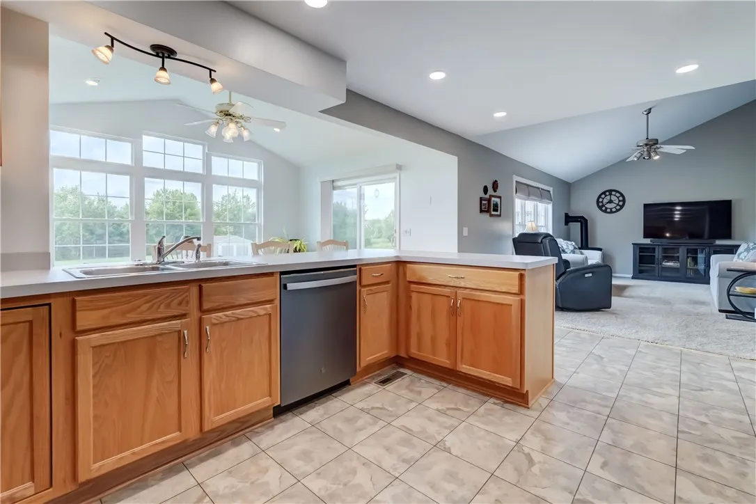 32 Trestle Trl, Chili, New York 14514, Chili, New York 14514, 3 Bedrooms Bedrooms, 8 Rooms Rooms,2 BathroomsBathrooms,Residential,Closed,32 Trestle Trl, Chili, New York 14514,0,R1624576