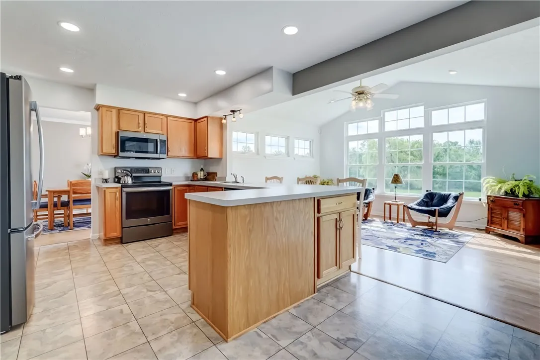 32 Trestle Trl, Chili, New York 14514, Chili, New York 14514, 3 Bedrooms Bedrooms, 8 Rooms Rooms,2 BathroomsBathrooms,Residential,Closed,32 Trestle Trl, Chili, New York 14514,0,R1624576