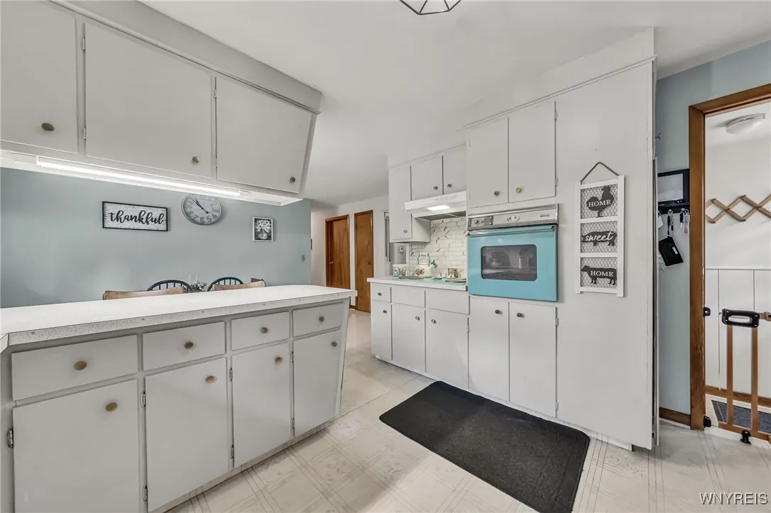 280 Elmsford Drive, West Seneca, New York 14224, West Seneca, New York 14224, 3 Bedrooms Bedrooms, 6 Rooms Rooms,1 BathroomBathrooms,Residential,Closed,280 Elmsford Drive, West Seneca, New York 14224,0,B1624438