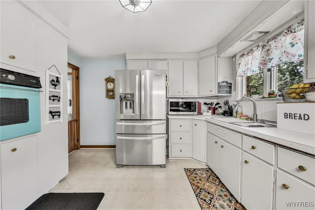 280 Elmsford Drive, West Seneca, New York 14224, West Seneca, New York 14224, 3 Bedrooms Bedrooms, 6 Rooms Rooms,1 BathroomBathrooms,Residential,Closed,280 Elmsford Drive, West Seneca, New York 14224,0,B1624438