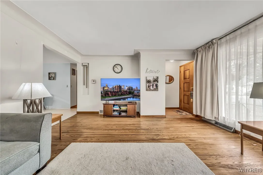 280 Elmsford Drive, West Seneca, New York 14224, West Seneca, New York 14224, 3 Bedrooms Bedrooms, 6 Rooms Rooms,1 BathroomBathrooms,Residential,Closed,280 Elmsford Drive, West Seneca, New York 14224,0,B1624438