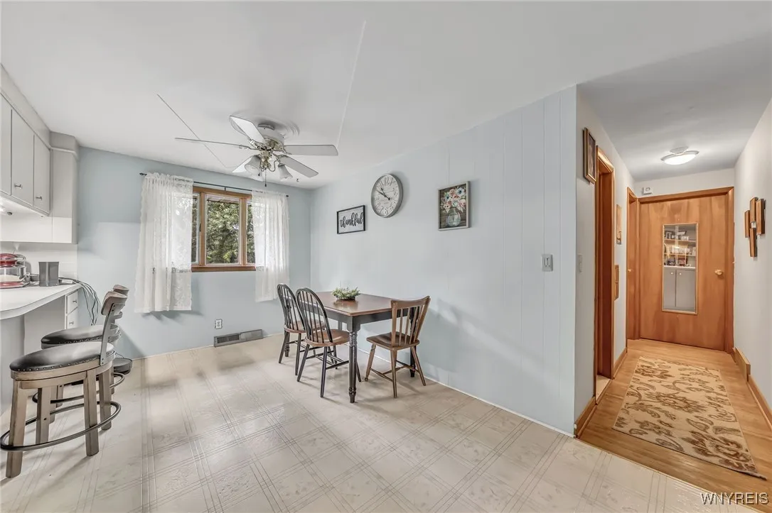 280 Elmsford Drive, West Seneca, New York 14224, West Seneca, New York 14224, 3 Bedrooms Bedrooms, 6 Rooms Rooms,1 BathroomBathrooms,Residential,Closed,280 Elmsford Drive, West Seneca, New York 14224,0,B1624438