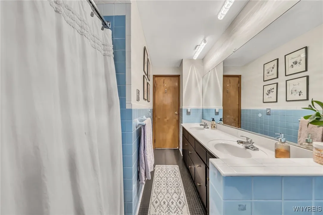 280 Elmsford Drive, West Seneca, New York 14224, West Seneca, New York 14224, 3 Bedrooms Bedrooms, 6 Rooms Rooms,1 BathroomBathrooms,Residential,Closed,280 Elmsford Drive, West Seneca, New York 14224,0,B1624438