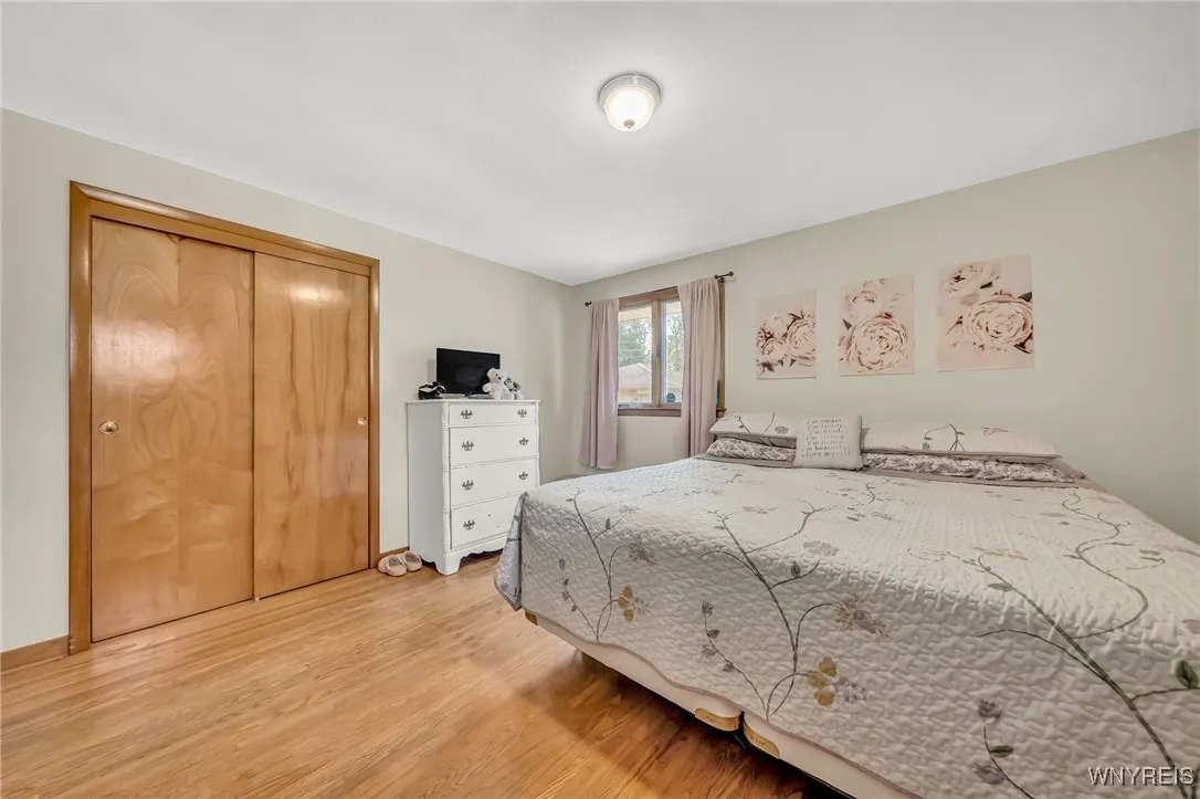 280 Elmsford Drive, West Seneca, New York 14224, West Seneca, New York 14224, 3 Bedrooms Bedrooms, 6 Rooms Rooms,1 BathroomBathrooms,Residential,Closed,280 Elmsford Drive, West Seneca, New York 14224,0,B1624438