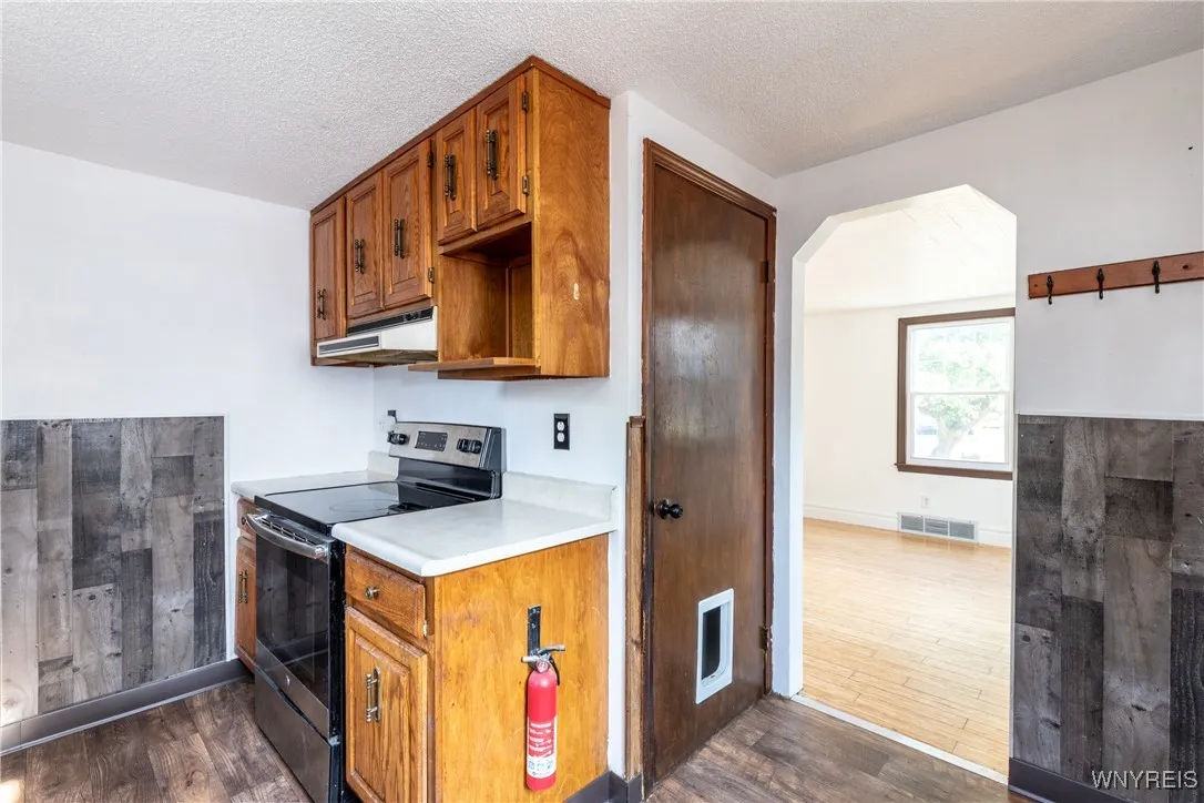 39 Ladner Avenue, Buffalo, New York 14220, Buffalo, New York 14220, 3 Bedrooms Bedrooms, 5 Rooms Rooms,1 BathroomBathrooms,Residential,For Sale,39 Ladner Avenue, Buffalo, New York 14220,B1619072