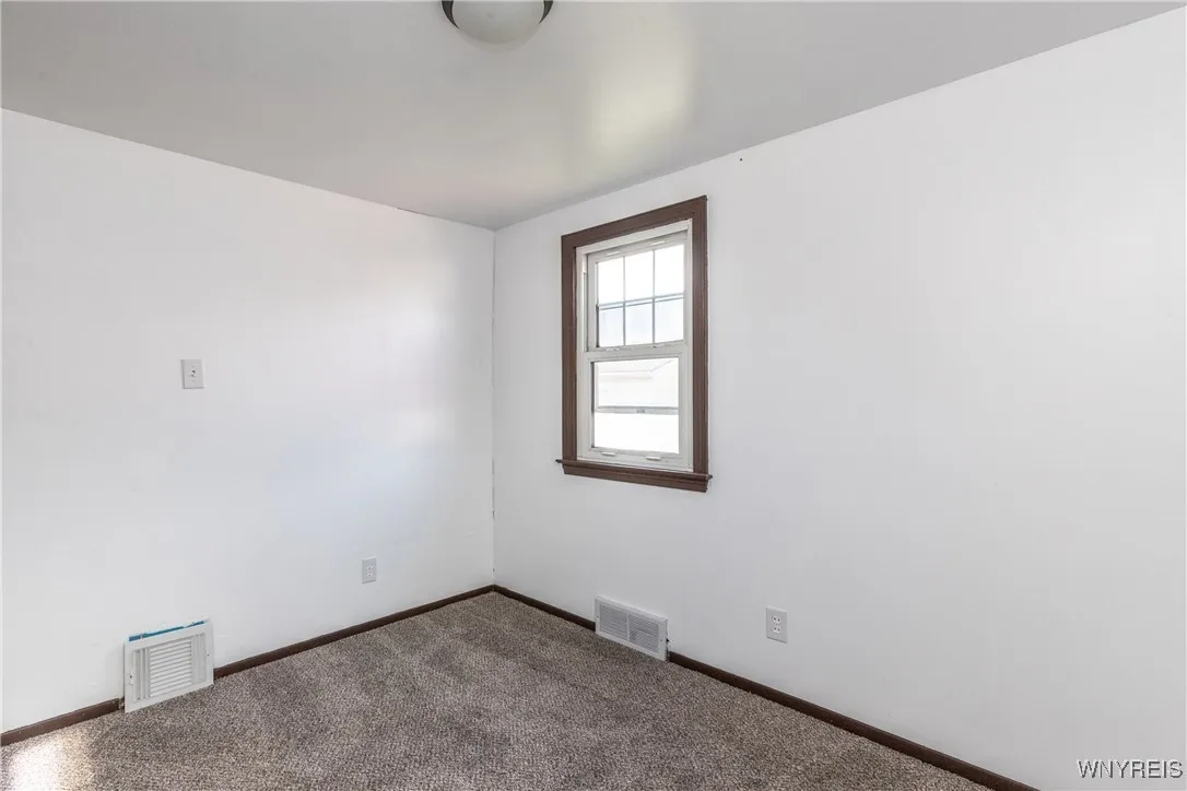 39 Ladner Avenue, Buffalo, New York 14220, Buffalo, New York 14220, 3 Bedrooms Bedrooms, 5 Rooms Rooms,1 BathroomBathrooms,Residential,For Sale,39 Ladner Avenue, Buffalo, New York 14220,B1619072