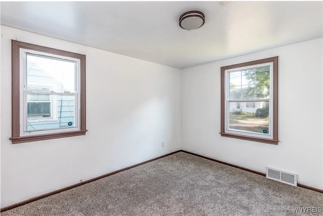 39 Ladner Avenue, Buffalo, New York 14220, Buffalo, New York 14220, 3 Bedrooms Bedrooms, 5 Rooms Rooms,1 BathroomBathrooms,Residential,For Sale,39 Ladner Avenue, Buffalo, New York 14220,B1619072