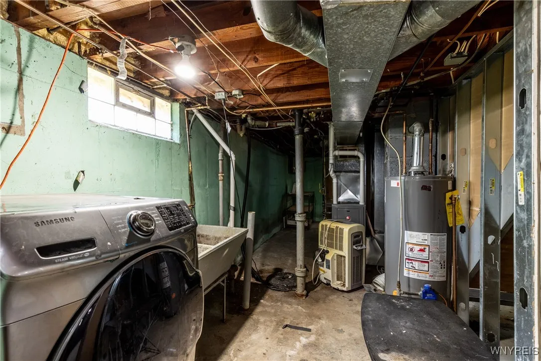 39 Ladner Avenue, Buffalo, New York 14220, Buffalo, New York 14220, 3 Bedrooms Bedrooms, 5 Rooms Rooms,1 BathroomBathrooms,Residential,For Sale,39 Ladner Avenue, Buffalo, New York 14220,B1619072