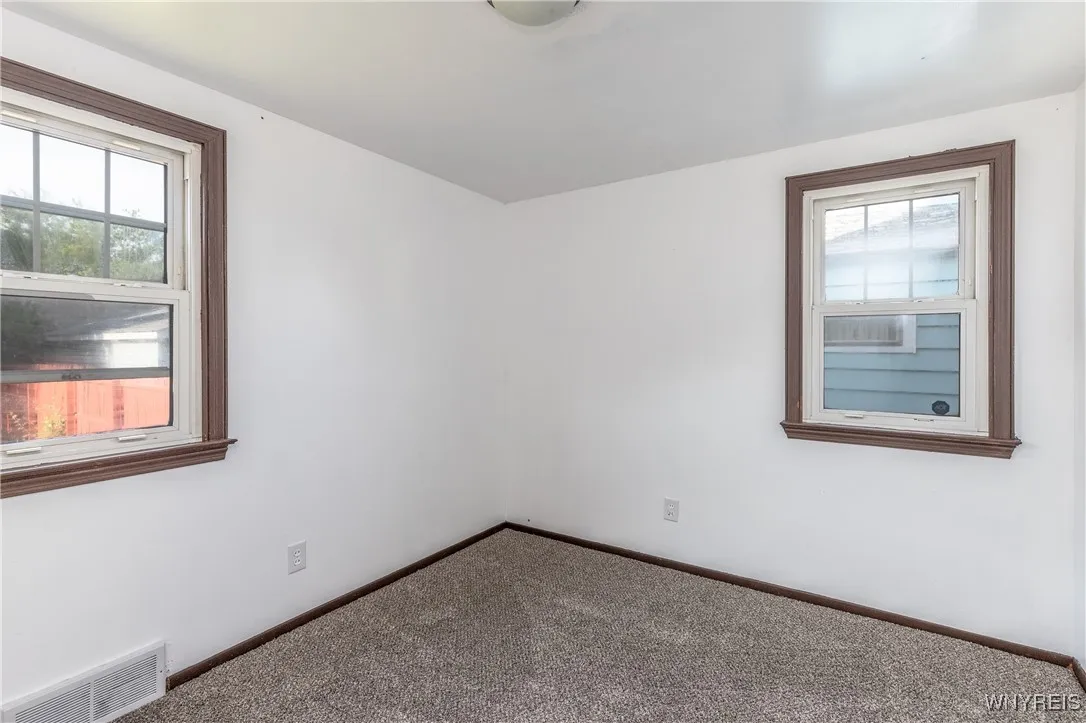 39 Ladner Avenue, Buffalo, New York 14220, Buffalo, New York 14220, 3 Bedrooms Bedrooms, 5 Rooms Rooms,1 BathroomBathrooms,Residential,For Sale,39 Ladner Avenue, Buffalo, New York 14220,B1619072