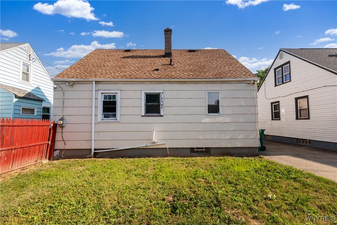 39 Ladner Avenue, Buffalo, New York 14220, Buffalo, New York 14220, 3 Bedrooms Bedrooms, 5 Rooms Rooms,1 BathroomBathrooms,Residential,For Sale,39 Ladner Avenue, Buffalo, New York 14220,B1619072